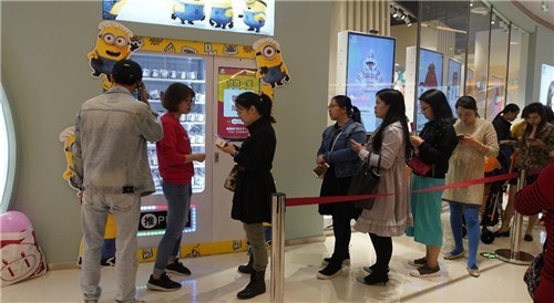 開(kāi)業(yè)3天業(yè)績(jī)達(dá)32萬(wàn)的“黑”店，為什么寧愿排隊(duì)也要去？