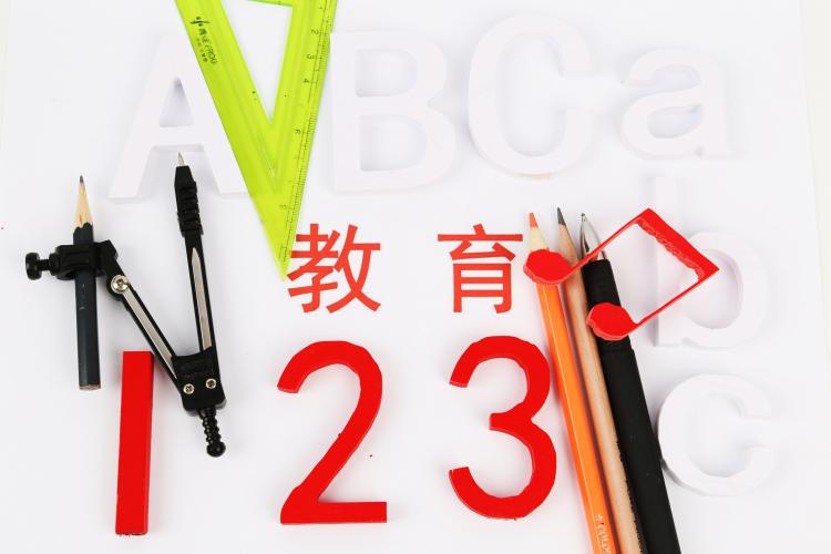 聚焦線下的泡泡少兒、瑞思英語、英孚少兒是如何在混戰(zhàn)的市場(chǎng)中成功突圍的？