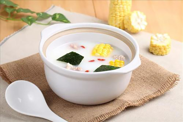 這種湯沒營養(yǎng)還危害大，家長卻樂此不疲