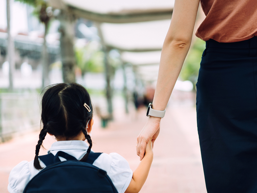 直面幼兒分離焦慮，家長(zhǎng)要先克服自己的焦慮情緒